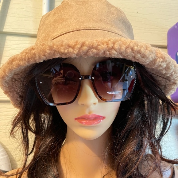 VIRGINIA WOLF Sherpa Reversible Bucket Hat In Tan main image 12